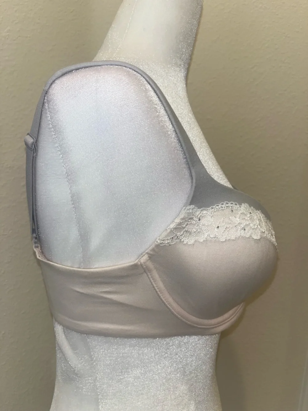 Victoria's Secret Body by Victoria Lined Demi 32DD
